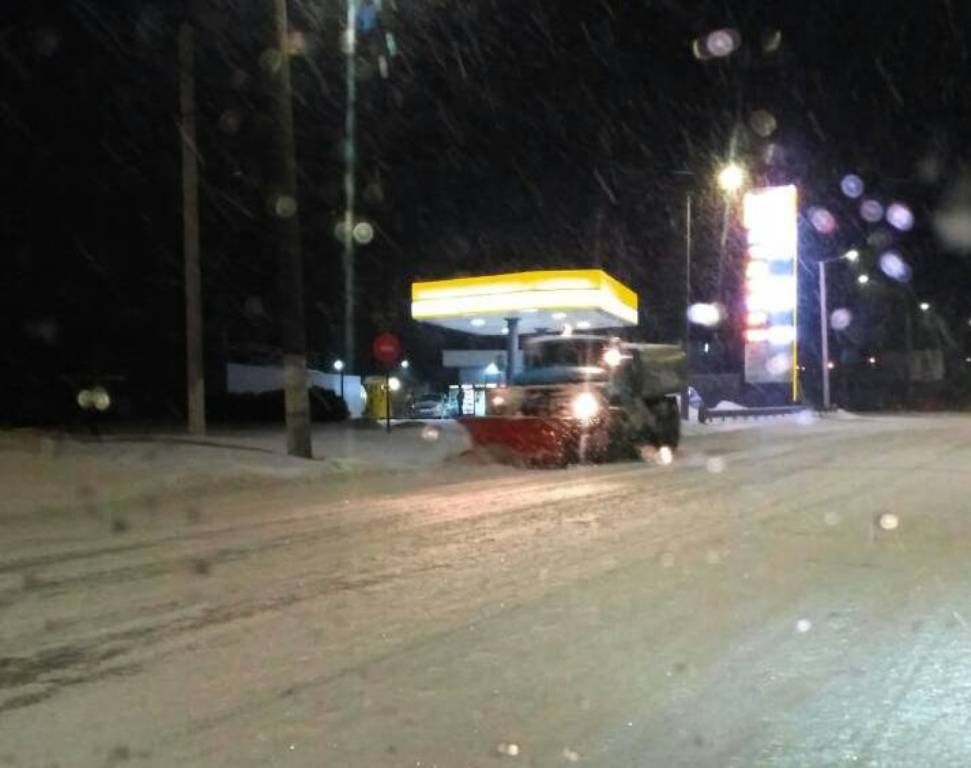 Де у Кропивницькому всю ніч і ранок розчищали дороги. ФОТО
