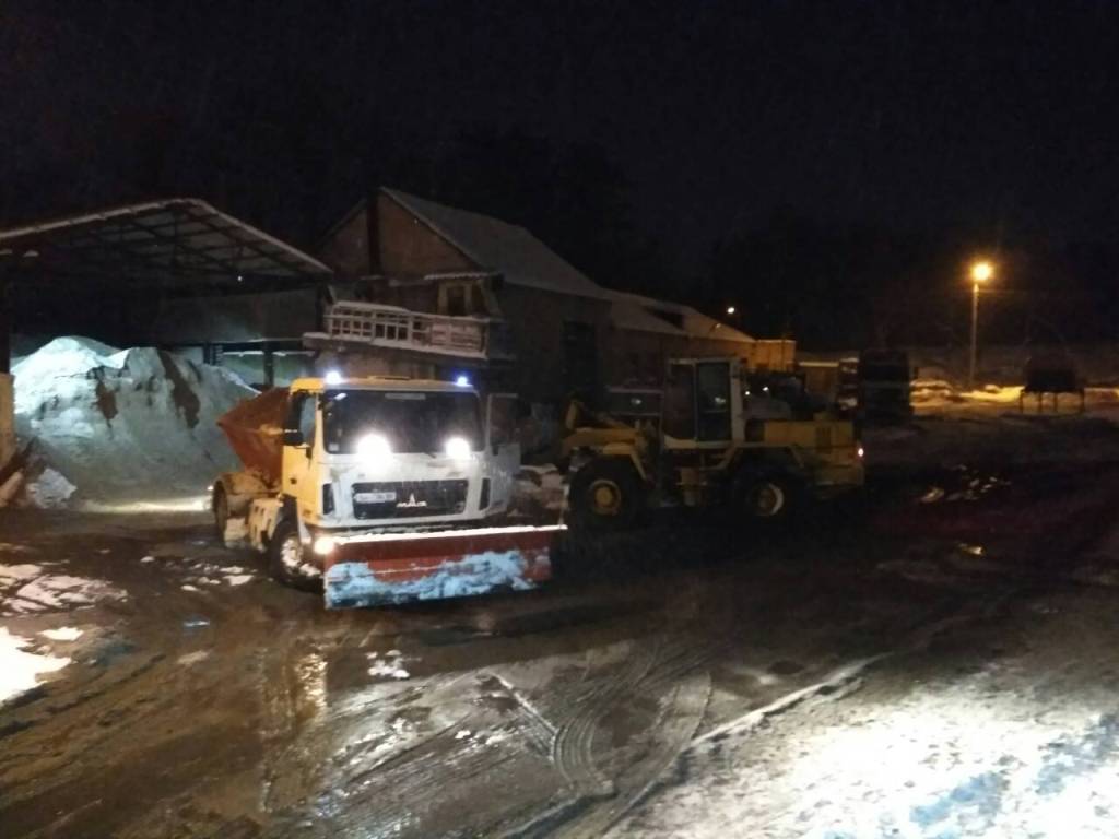 Де у Кропивницькому всю ніч і ранок розчищали дороги. ФОТО