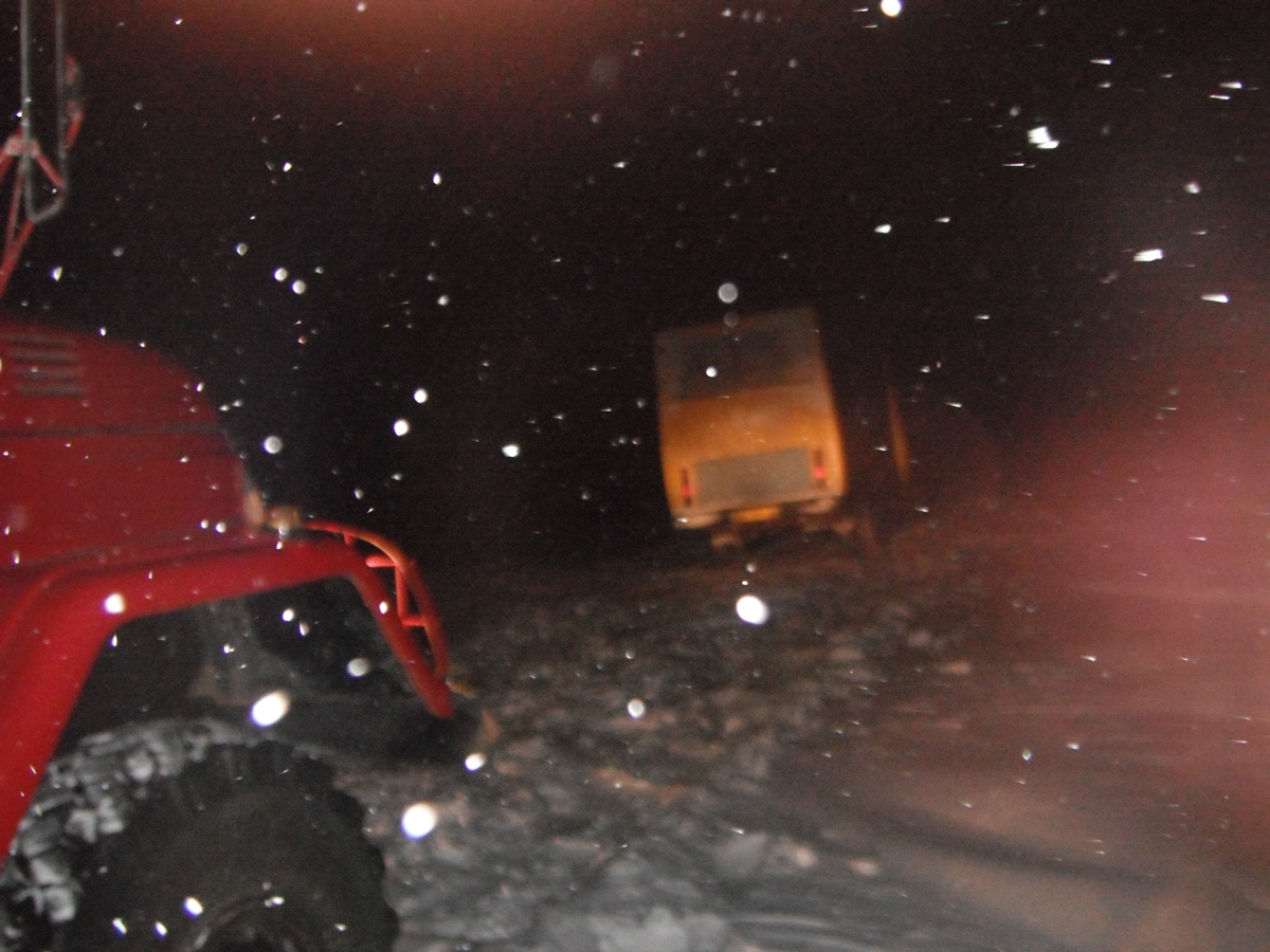 Як рятувальники Кіровоградщини витягали автомобілі зі снігу. ФОТО