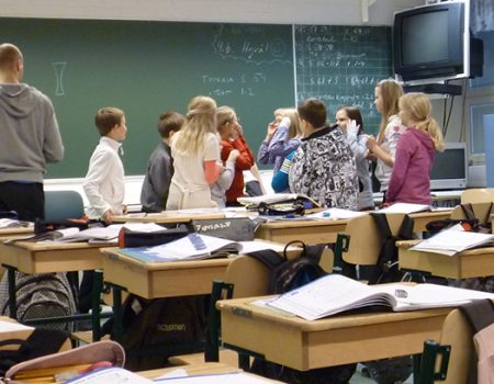 У Кропивницькому школярів прийматимуть до школи за пропискою
