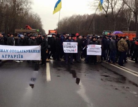 Завтра аграрії перекриватимуть виїзд з Кропивницького через відміну експортного ПДВ на олійні культури