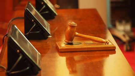 Прокуратура спрямувала до суду справу УЗЕшника, обвинуваченого у вимаганні хабара
