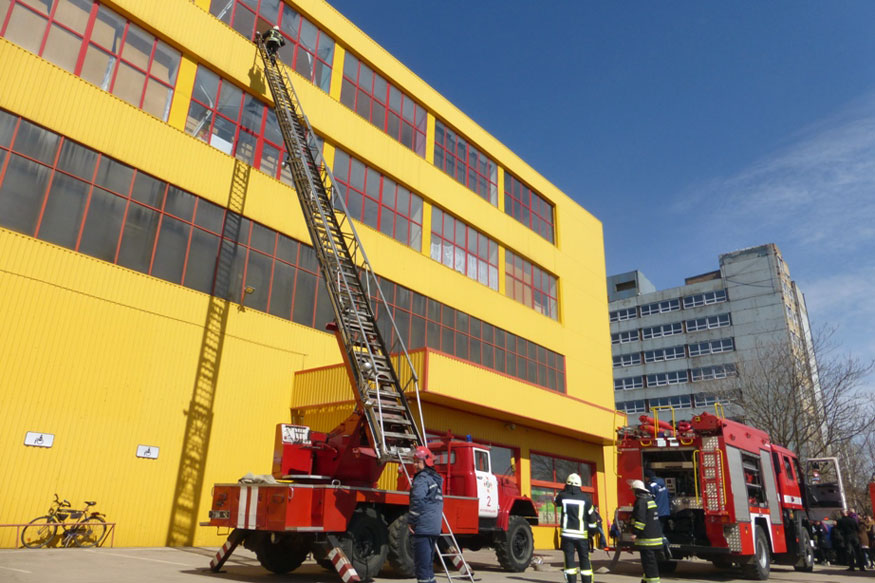 Рятувальники перевірили стан пожежної безпеки торговельного центру &#8220;Фуршет&#8221;