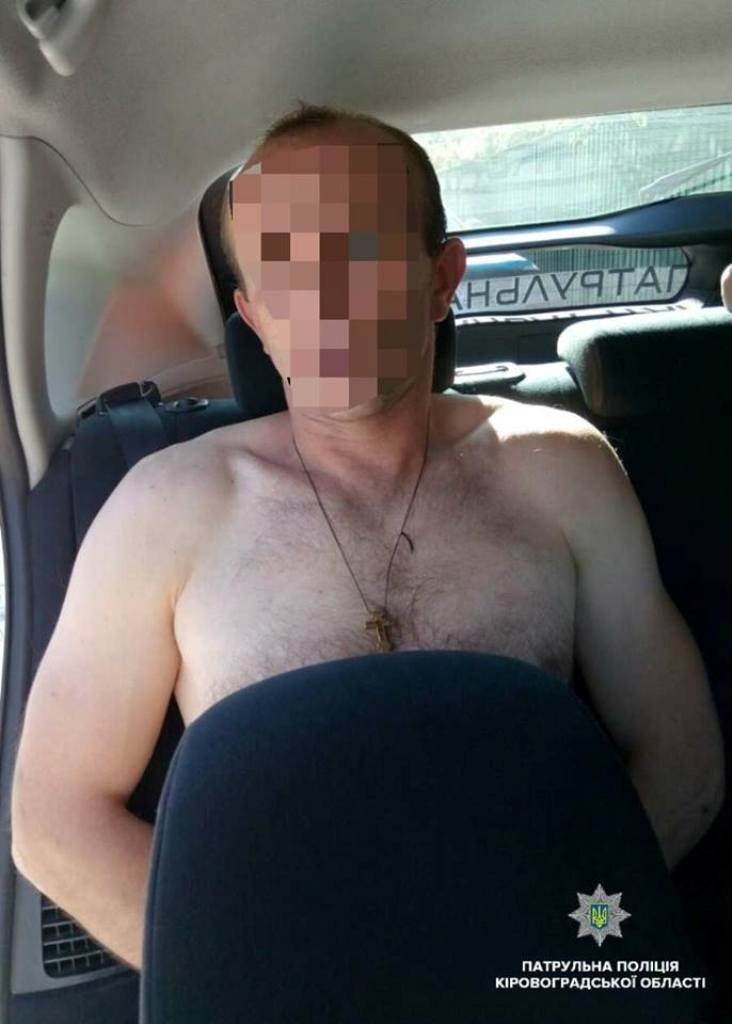 У Кропивницькому п’яний дебошир вчинив напад на патрульних