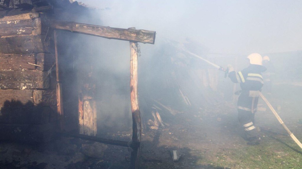 На Кіровоградщині за минулу добу рятувальники загасили 4 пожежі