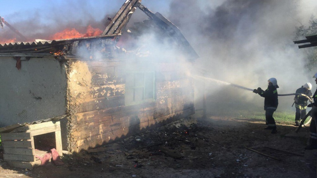 На Кіровоградщині за минулу добу рятувальники загасили 4 пожежі