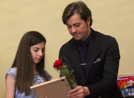 Дівчинка з Вільшанки отримала нагороду від міністра культури. ФОТО