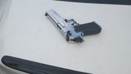 Патрульні затримали винуватців вранішньої стрілянини в центрі Кропивницького. ФОТО