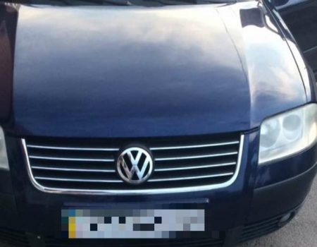 У Кропивницькому патрульні виявили водія “Volkswagen” із підробленими документами. ФОТО