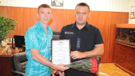 Чоловік, який врятував хлопчика в Світловодську, отримав відзнаку Управління ДСНС. ФОТО. ВІДЕО