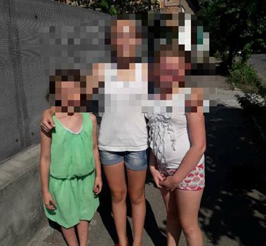 У Кропивницькому школярки допомогли поліцейським затримати злодія