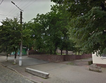 Землю на центральній вулиці Кропивницького просять в оренду на 49 років під роздрібну торгівлю