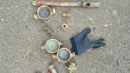 Поліція затримала крадія лічильників на воду з дачних будинків. ФОТО