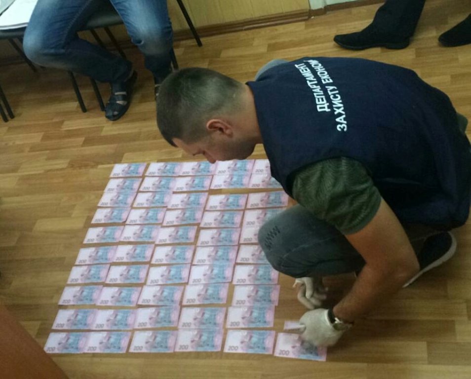 У Кропивницькому за підозрою в хабарництві затримали депутата райради. ФОТО