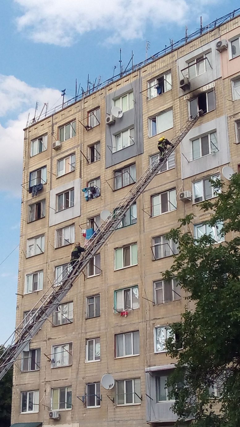 У Кропивницькому горіла квартира на 8-ому поверсі