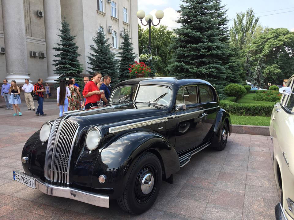 Музей на колесах: мерседеси, татри, волги та інші ретроавто майже з 40-річним пробігом дісталися Кропивницького. ФОТО