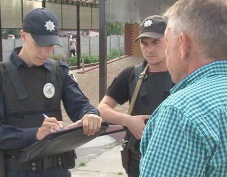 На Кіровоградщині затримали підозрюваних у вимаганні грошей з фермера