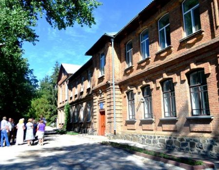 Павлиську школу імені Сухомлинського відреставрують до 1 вересня та хочуть забрати на баланс області