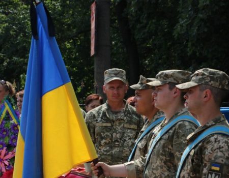 У Кропивницькому попрощалися з Михайлом Яровим, який загинув унаслідок підриву на ворожій міні. ФОТО