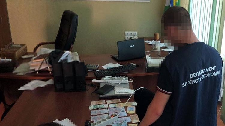 У Кропивницькому за підозрою в отриманні хабара затримали посадовця держпідприємства. ФОТО