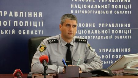 Поліція з переслідуванням і перестрілкою затримала тітушок, які хотіли косити поля Поворознюка. ВІДЕО