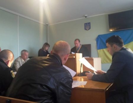 Суд відпустив з-під арешту двох підозрюваних у вимаганні “відкупних” з фермера. ФОТО