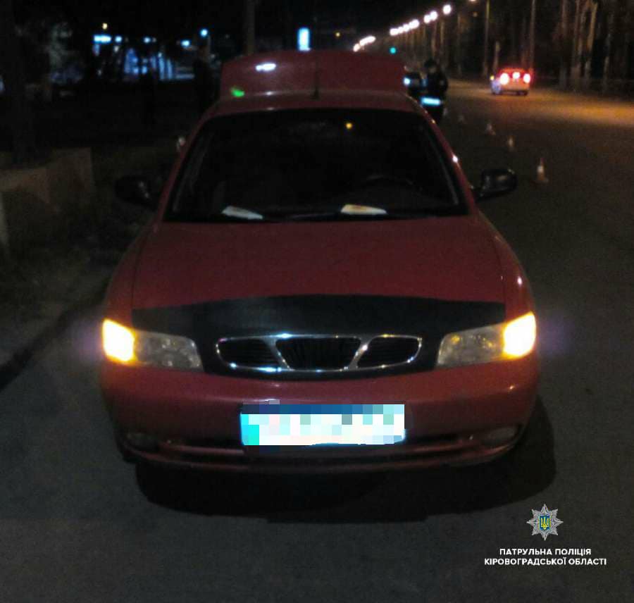 У Кропивницькому п&#8217;яний водій скоїв ДТП і заявив у поліцію про викрадення його авто. ФОТО