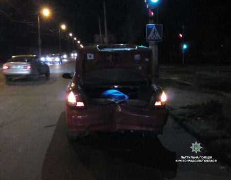 У Кропивницькому п’яний водій скоїв ДТП і заявив у поліцію про викрадення його авто. ФОТО