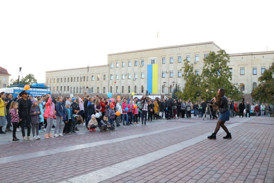 Як у Кропивницькому проходив фінал конкурсу &#8220;Караоке на районі&#8221;. ФОТО