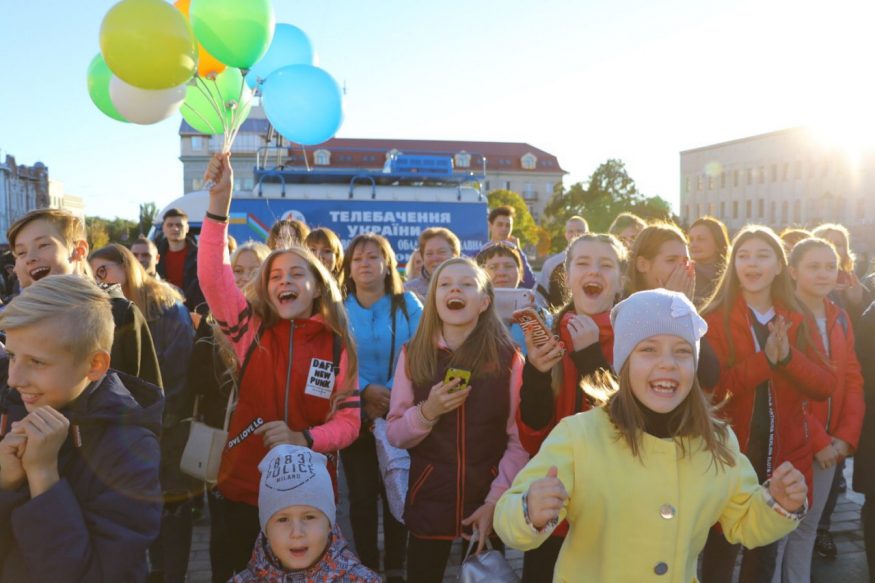 Як у Кропивницькому проходив фінал конкурсу &#8220;Караоке на районі&#8221;. ФОТО