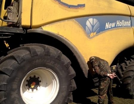 Комбайни, якими в Петрівському районі хотіли зібрати соняшник, перебувають у розшуку через рейдерство