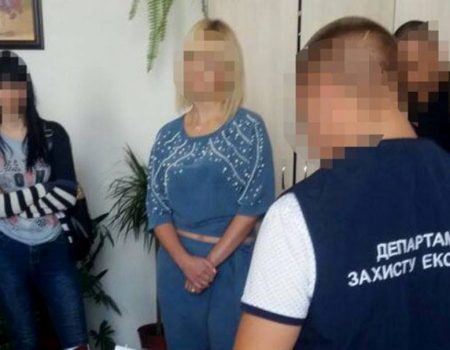 Більше не хабарниця: чиновниці Кіровоградської ОДА перекваліфікували статтю обвинувачення