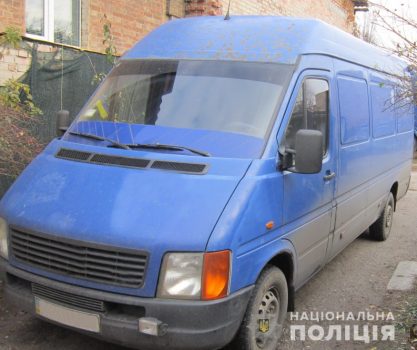 У Кропивницькому троє злодіїв викрали 170 тиcяч з машини. Поліція повідомляє про їхнє затримання.
