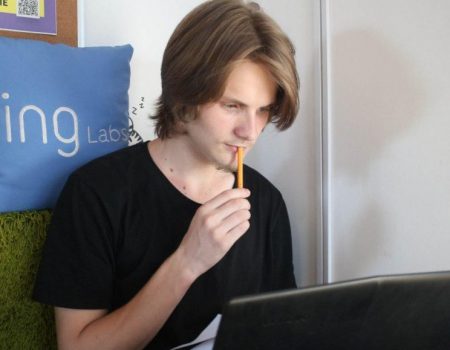 “Я знайшов те, що шукав”: як у Кропивницькому 17-річний юнак став програмістом
