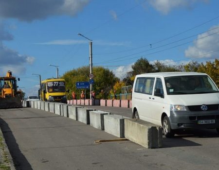 На «Полтавському» мосту змінено умови руху транспорту