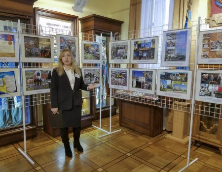 У Кропивницькому відкрилась виставка до 80-річчя Кіровоградської області. ФОТО