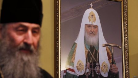 Московський патріархат та інших зобов’язали вказувати в назвах приналежність до Росії