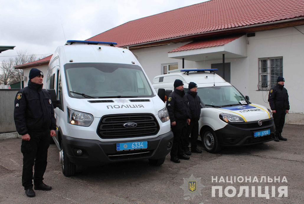Рота особливого призначення поліції Кіровоградщини отримала нові службові автомобілі. ФОТО