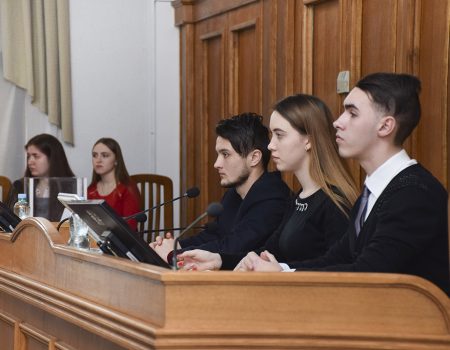 У Кропивницькому розпочалась сесія  Молодіжного парламенту другого скликання.  ФОТО