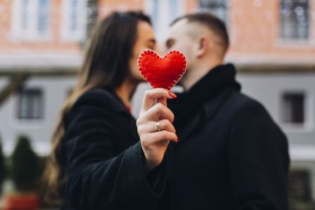 “41% опитаних українців не святкують День усіх закоханих”, – соціологічна група “Рейтинг”