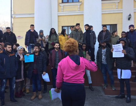 У Кропивницькому скандал навколо грошей студентів-іноземців ДНМУ вибухнув з новою силою. ФОТО