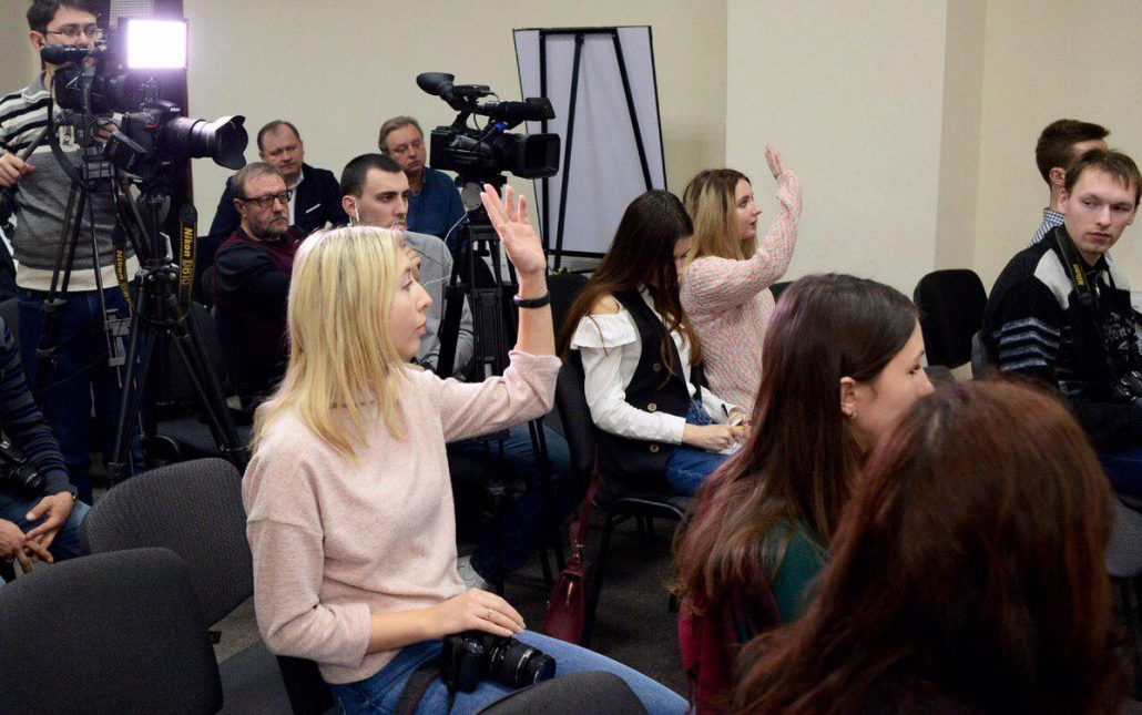 Анатолій Гриценко у Кропивницькому розповів, як забезпечити зарплати від 700 євро. ФОТО