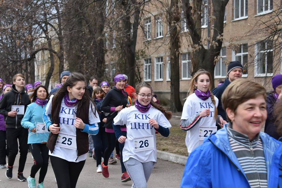 У Кропивницькому відбувся забіг гендерної рівності до Міжнародного Жіночого Дня. ФОТО