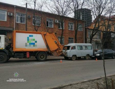 У Кропивницькому сталась подвійна ДТП