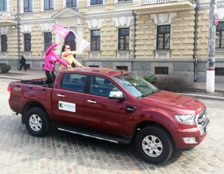У Кропивницькому стартував перший жіночий автопробіг “Забіг на шинах”. ФОТО