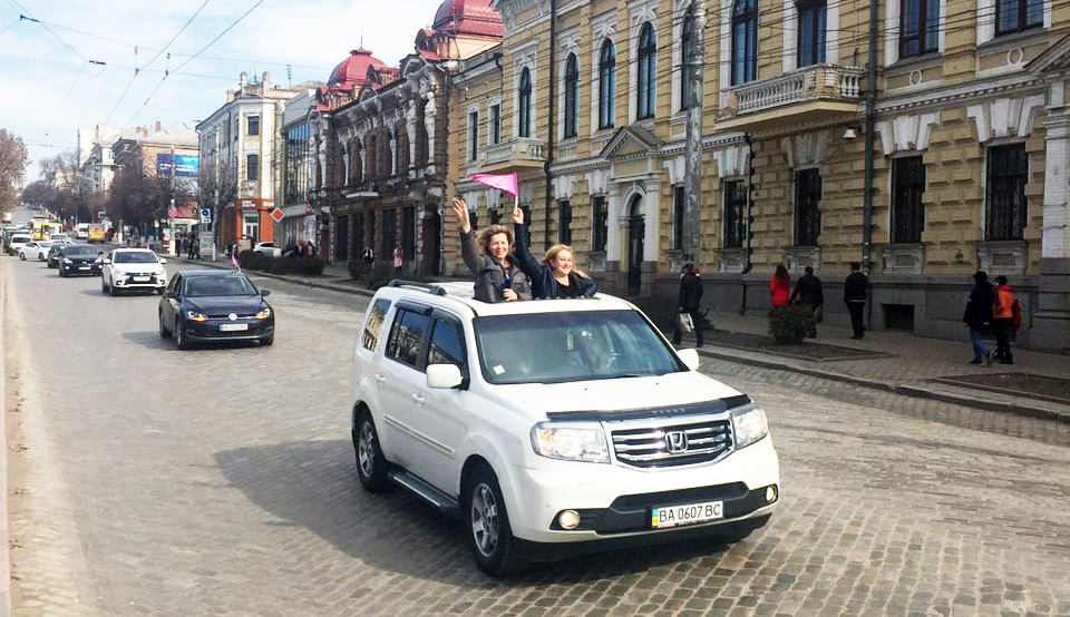 У Кропивницькому стартував перший жіночий автопробіг &#8220;Забіг на шинах&#8221;. ФОТО