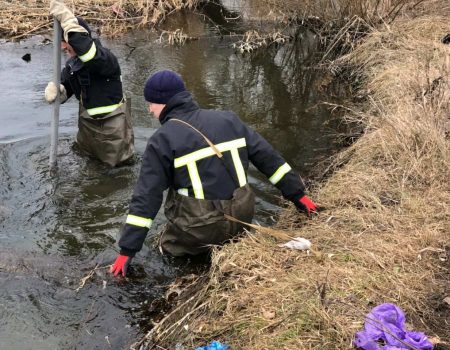 У Кропивницькому рятувальники вилучили тіло загиблого чоловіка з Сугоклії. ФОТО