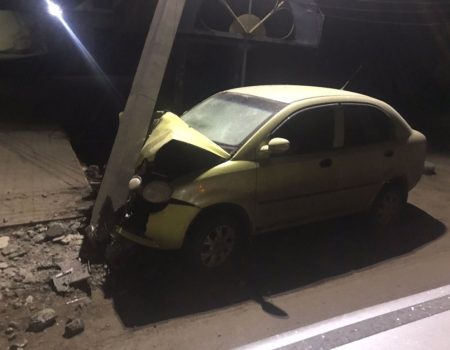ДТП в Олександрії: водій на “Chery” збив стовп. ФОТО