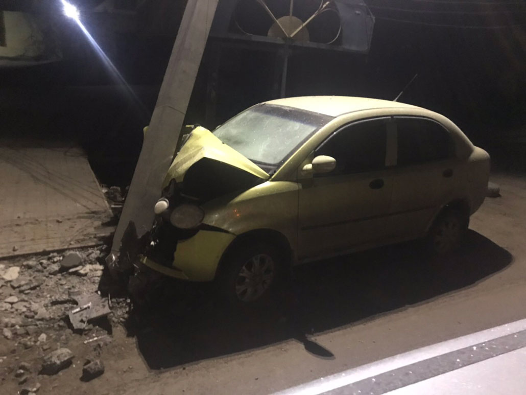 ДТП в Олександрії: водій на &#8220;Chery&#8221; збив стовп. ФОТО