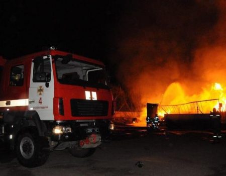 Пожежу від вибуху газової заправки у Кропивницькому локалізували. ФОТО